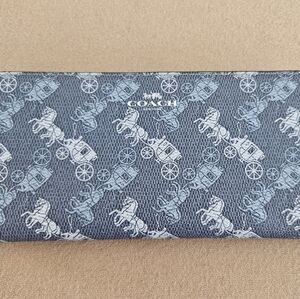 NWT Coach Long Zip Wallet